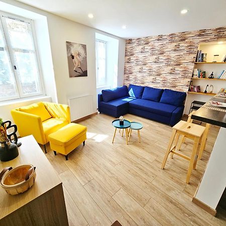 Rez De Chaussee Appartement A Tournus - Yellow Exterior photo
